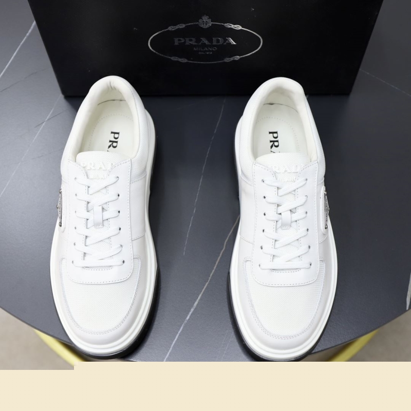 Pra*a casual shoes